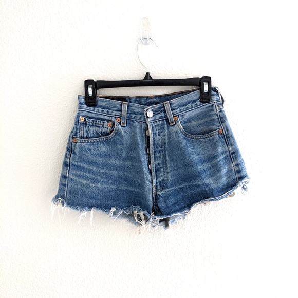 Vintage 501 Levi's Distressed Shorts Size 28W